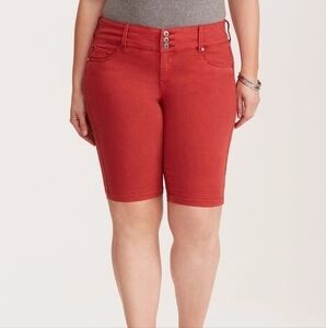 Torrid Women's Red Stretch Denim Jegging Bermuda Length Jean Shorts